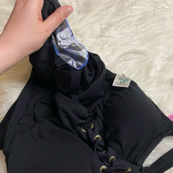 Mossimo size Medium black one piece swimsuit - Picture 5 of 12